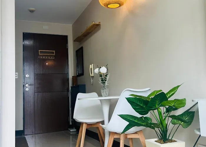 Astra Heights Staycation Aparthotel