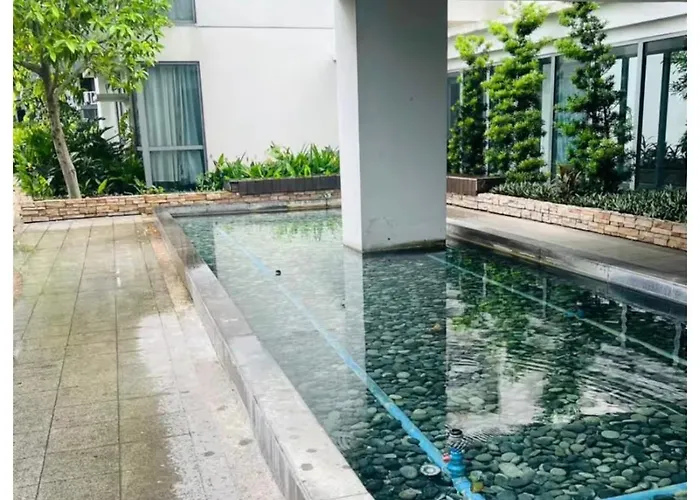 Astra Heights Staycation Aparthotel